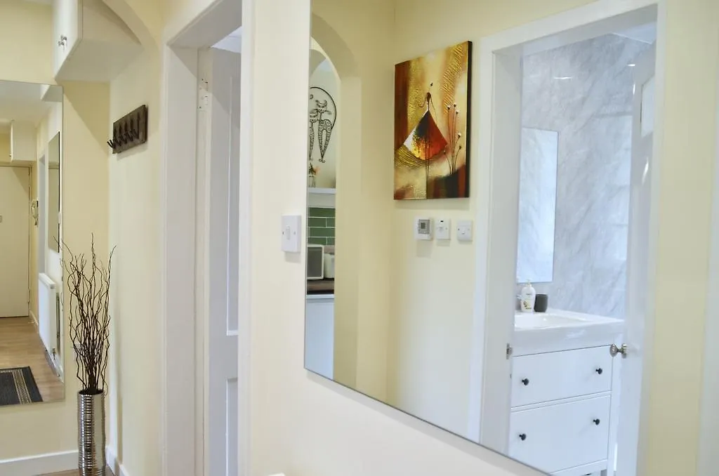 Simon Square Apartment Edinburgh United Kingdom